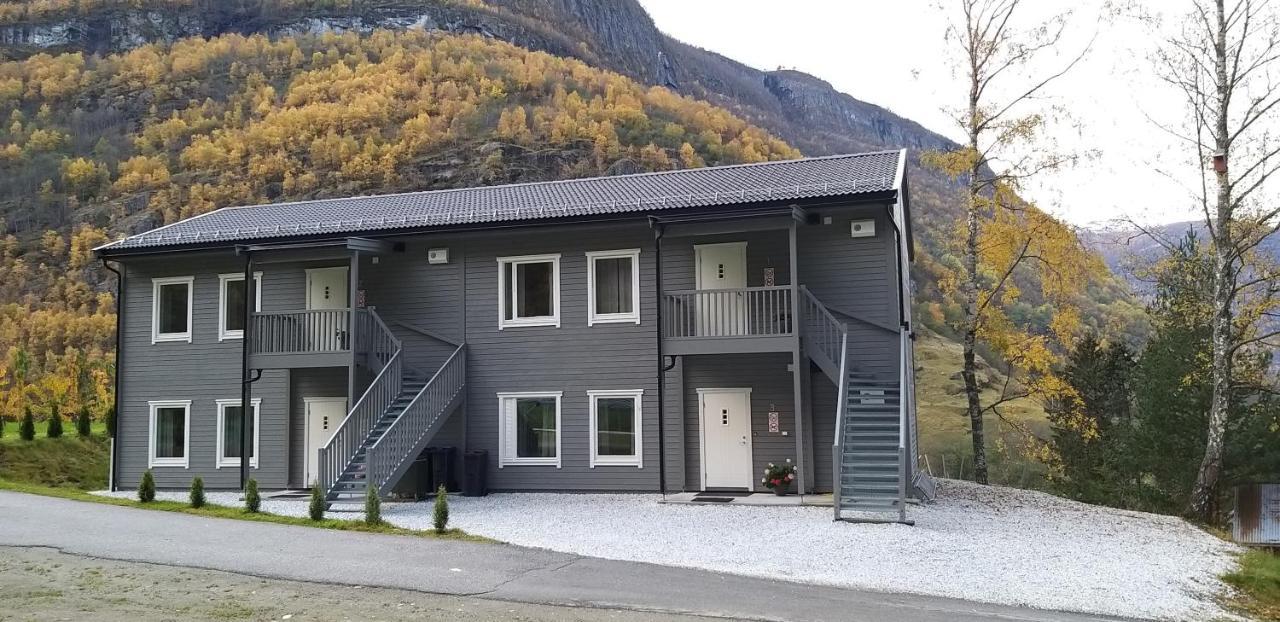 Skaimsberg Holiday Apartments Aurland Exterior photo