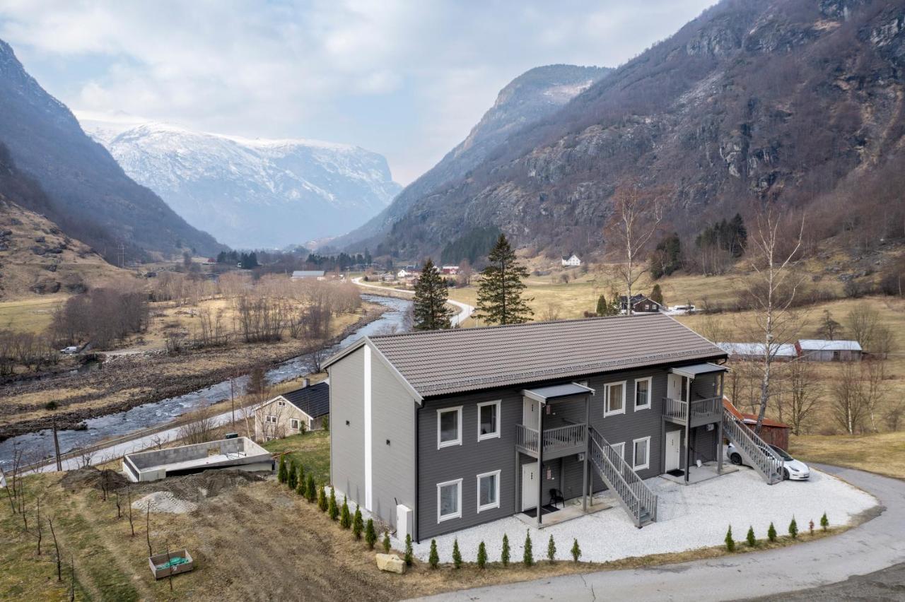 Skaimsberg Holiday Apartments Aurland Exterior photo