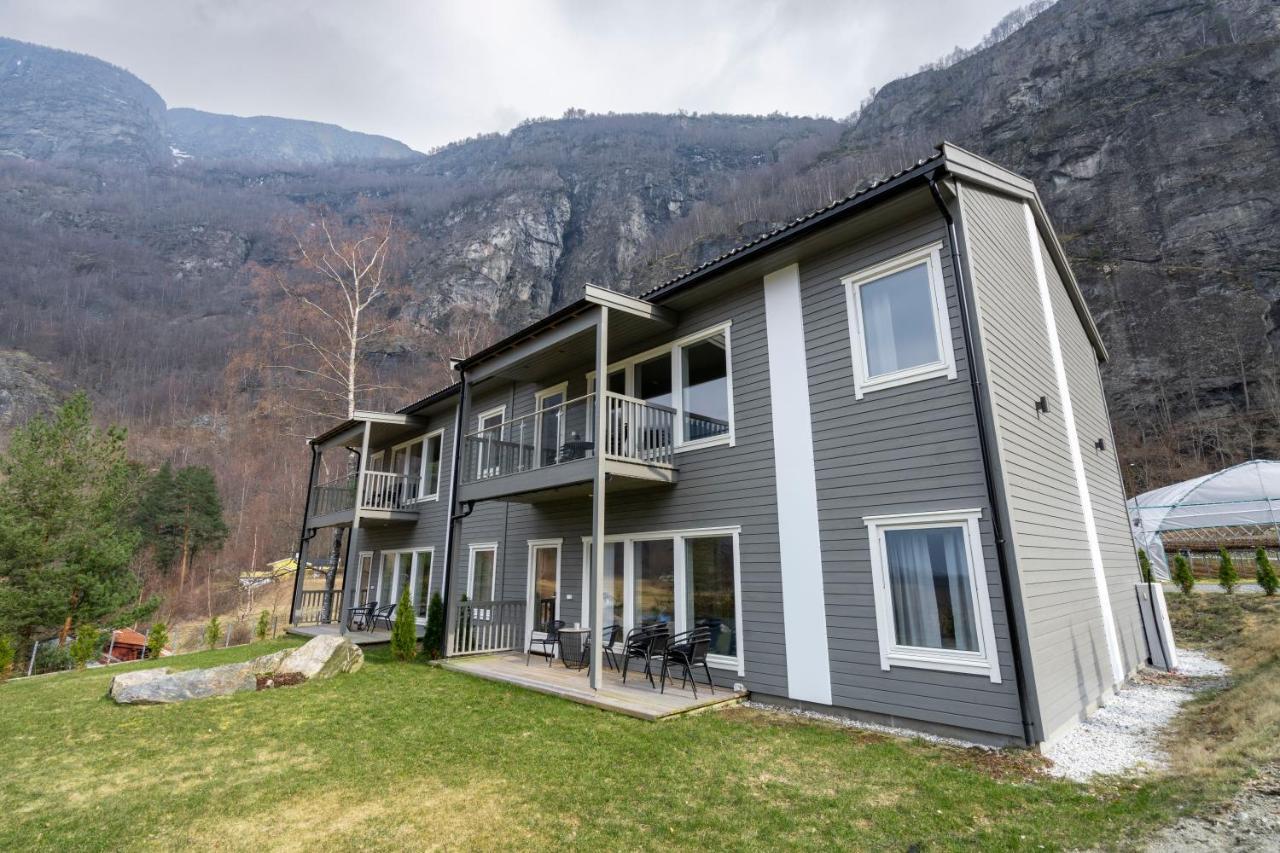 Skaimsberg Holiday Apartments Aurland Exterior photo