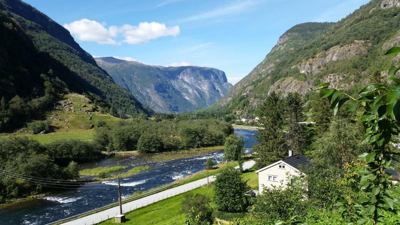 Skaimsberg Holiday Apartments Aurland Exterior photo